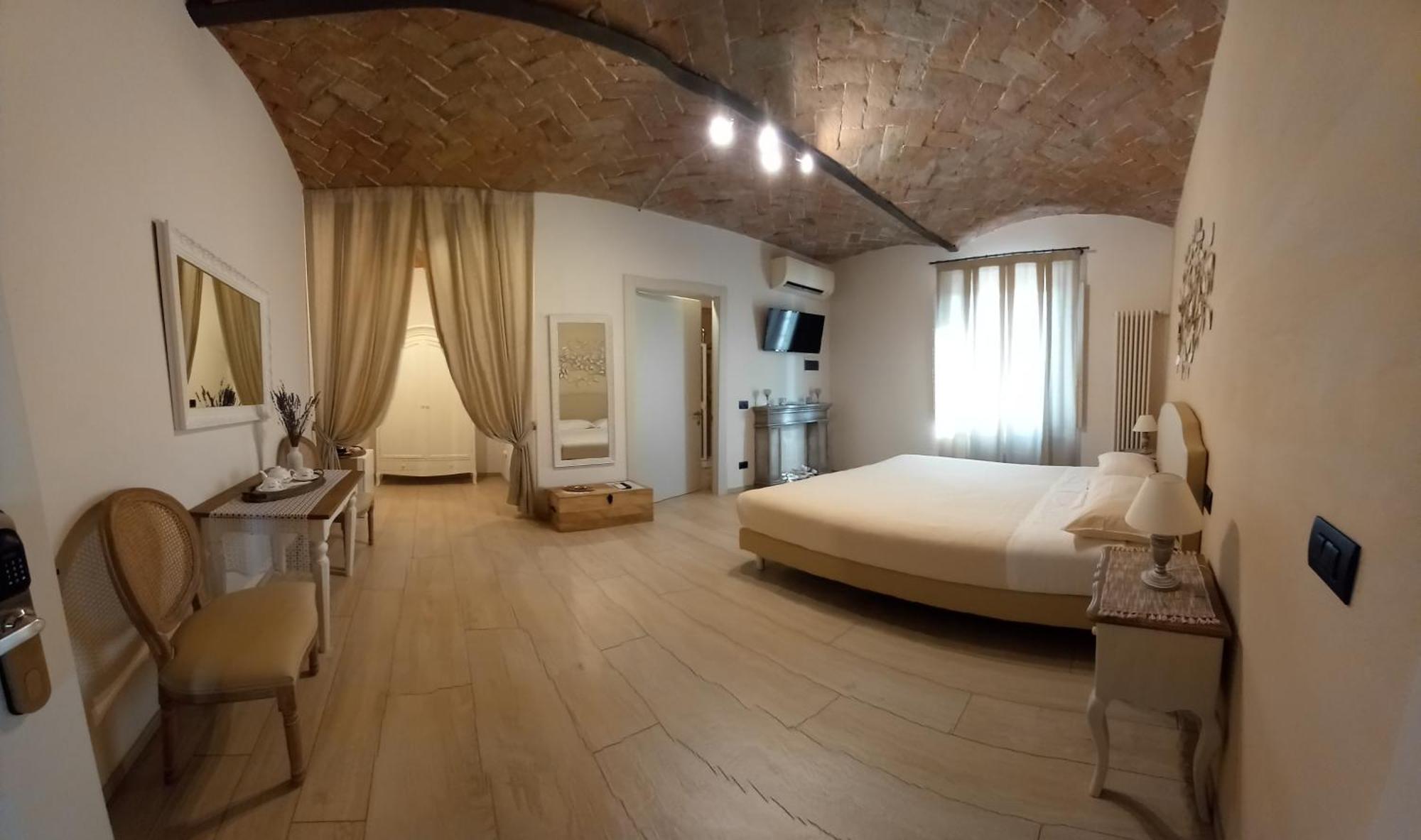 King Room - Disability Access,1378304192:JPEG