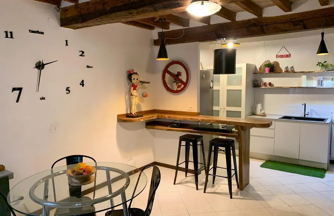 Grazioso bilocale pieno centro-1