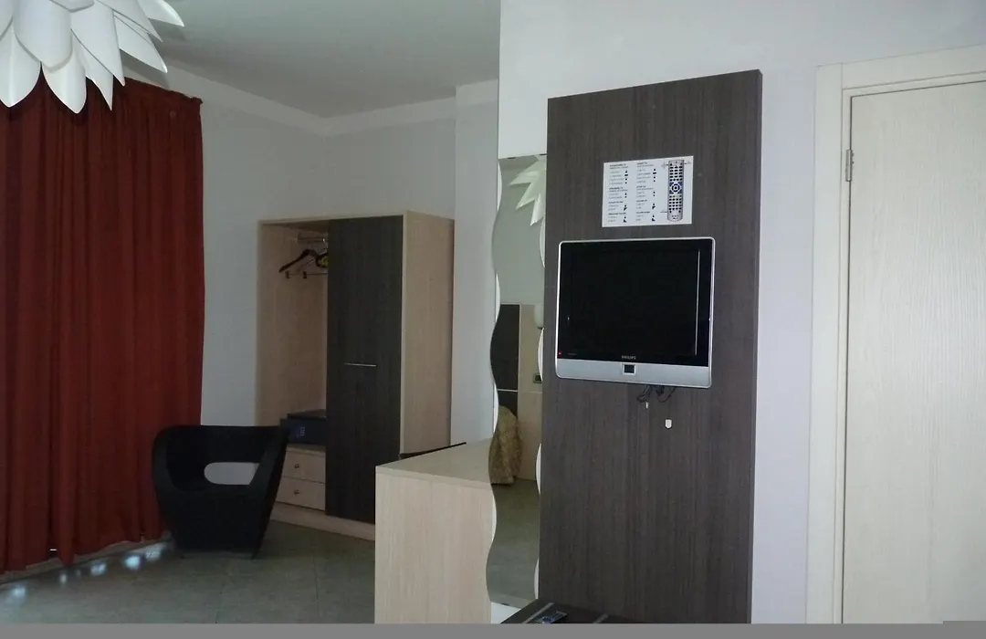 Hotel Lux-1