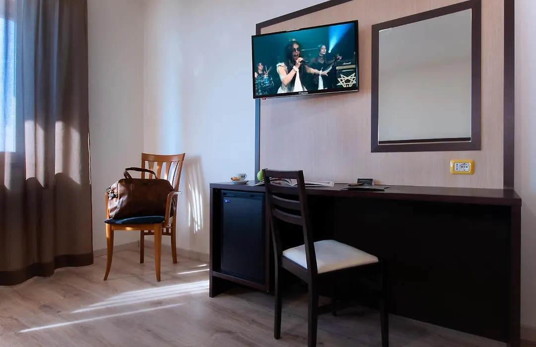 Cdh Hotel Modena-1