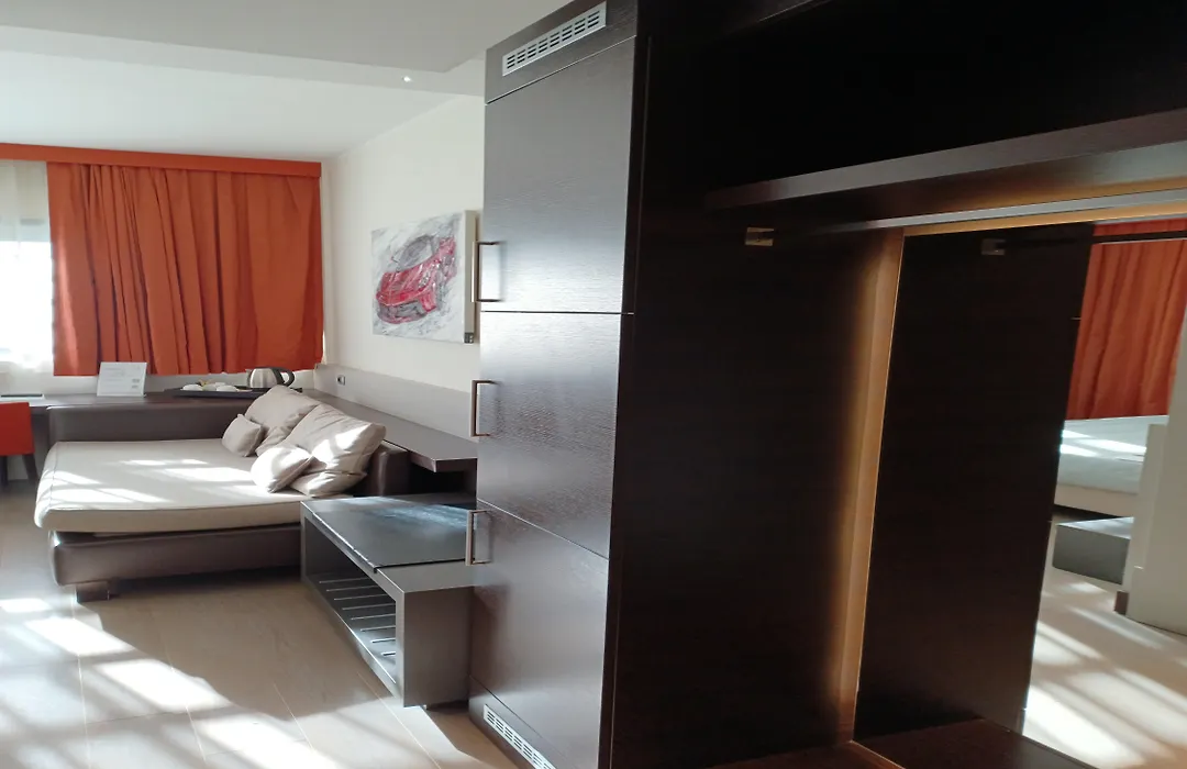 Rmh Modena Des Arts-1