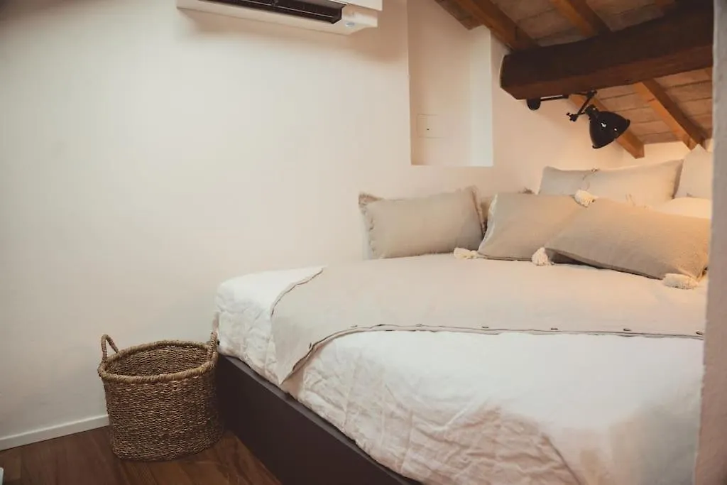 Albinelli's Apartment - 10m from mercato Albinelli-1
