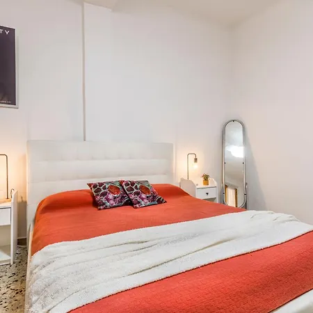 City Center Piazza Pomposa Suite-3